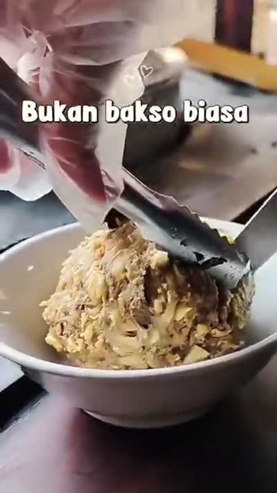 Bukan Bakso Biasa — Segede Bola!